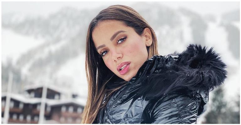 Anitta brinca com a presença de famosos no BBB e questiona: ”Quem vai lavar a louça?”