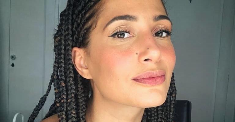 Em clique raro, Camila Pitanga posa agarradinha com a namorada, Beatriz Coelho