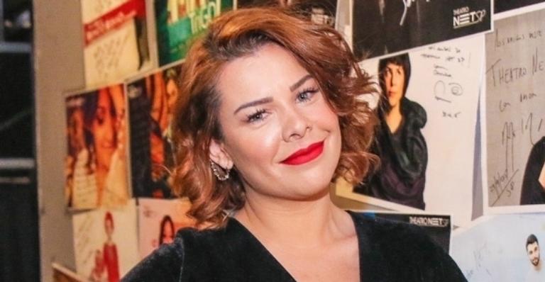 Fernanda Souza posa ao lado da sobrinha em cachoeira e encanta seguidores: ”Que foto linda!”