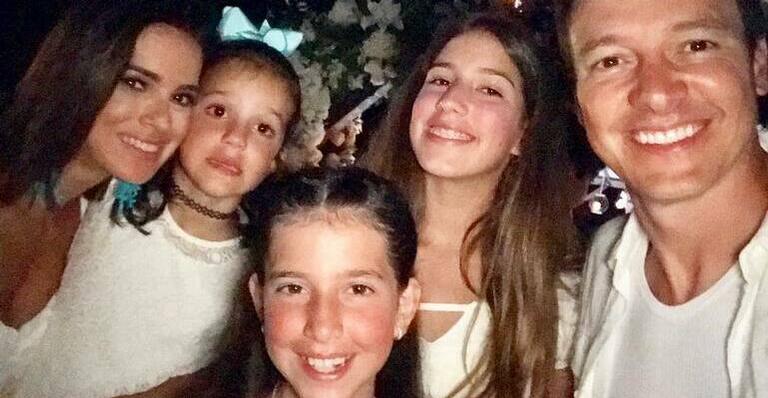 Esposa de Rodrigo Faro e filhas esbanjam beleza em clique de verão: ”Cresceram muito”
