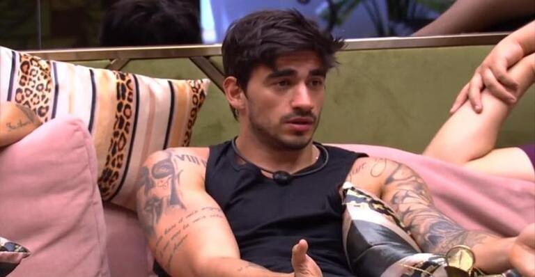 BBB20: Guilherme afirma que recebeu ajuda de Ludmilla para dar um beijo em festa; Confira!