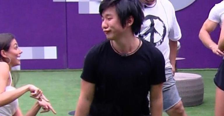 BBB20: Pyong ensina confinados a fazerem rebolado sensual na estreia: ”Hipnose diferente”