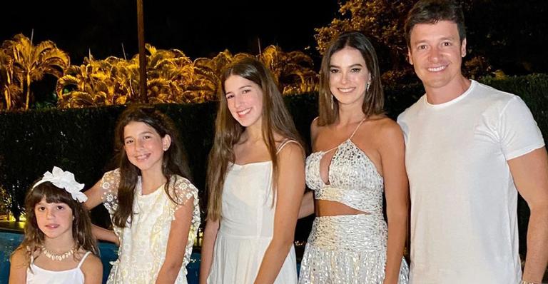 Família de Rodrigo Faro se despede das férias e apresentador lamenta: ”Coração já tá apertado”