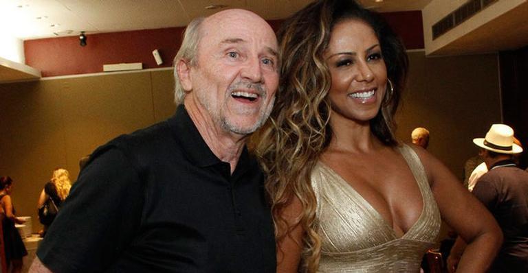 Mesmo separados, Valéria Valenssa e Hans Donner continuam morando juntos, diz jornal