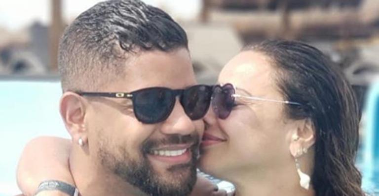 Viviane Araújo compartilha cliques com o namorado e se declara: ”Olhar apaixonado”