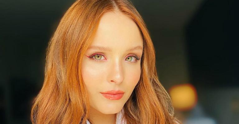 Usando suas redes sociais, Larissa Manoela comemora estreia de seu novo filme, ‘Modo Avião’
