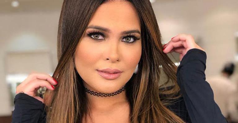 Geisy Arruda ostenta decote profundo em clique sensual e surpreende fãs: ”Gata demais!”