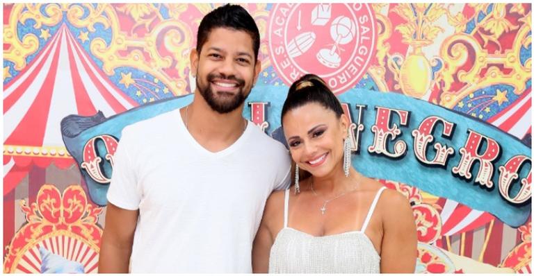 Viviane Araújo troca beijos com o namorado em ensaio do Salgueiro