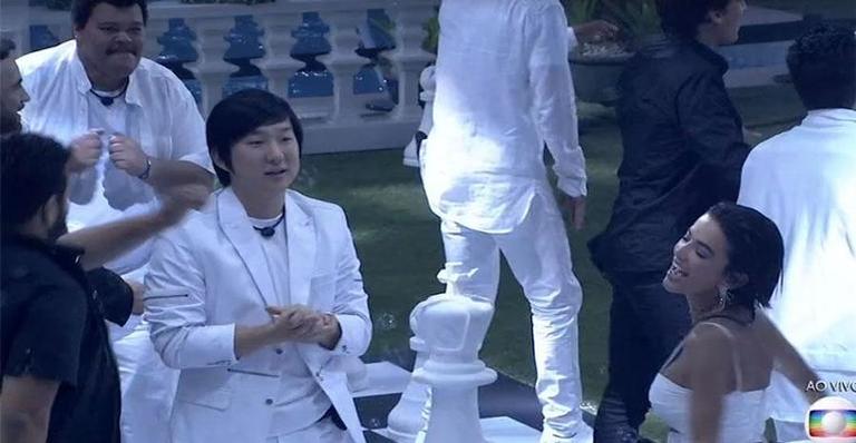 BBB 20: Brothers curtem festa com tema inusitado e clima de romance surge no reality