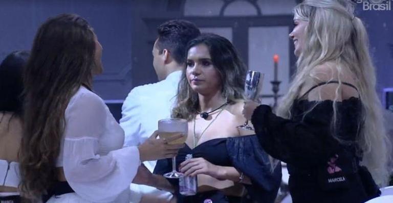 BBB 20: Gizelly tenta descobrir votos das sisters, que reagem com declarações inusitadas!