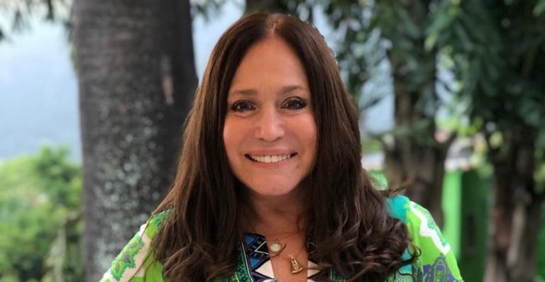 Susana Vieira curte dia de descanso ao lado de seu mascote