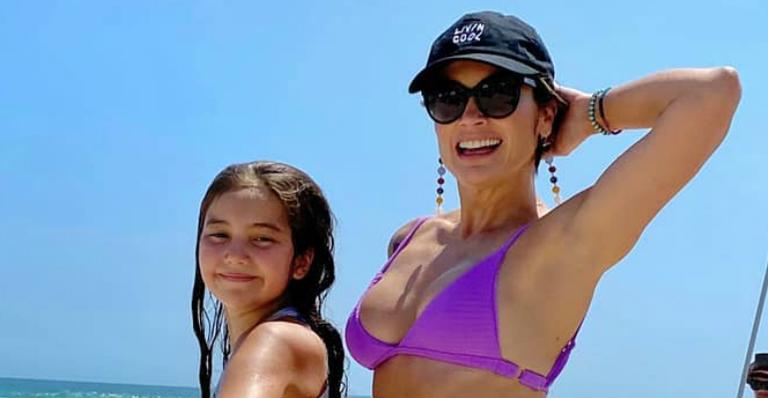 Flávia Alessandra curte dia na praia ao lado da filha e dos sobrinho: ”Pra gente começar a semana”