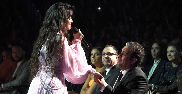 Camila Cabello faz o pai chorar em homenagem no Grammy Awards