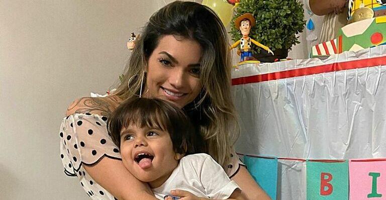 Kelly Key faz festinha caseira para comemorar 3 anos do filho caçula