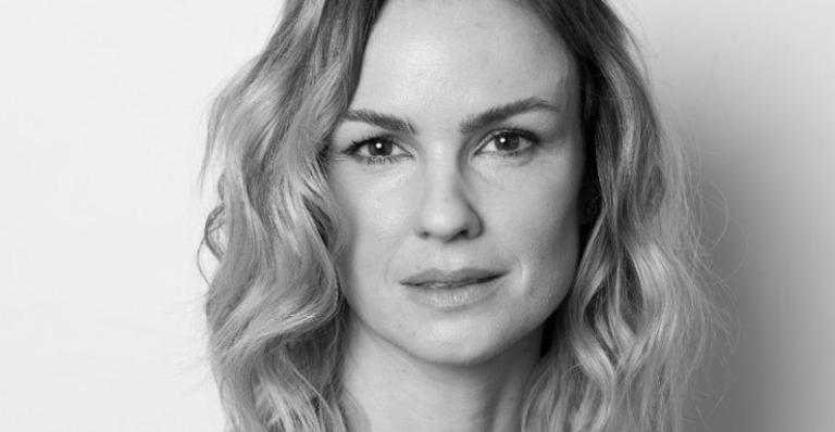 Após temporada em Portugal, Carol Kasting retorna a TV brasileira com a personagem Agnes