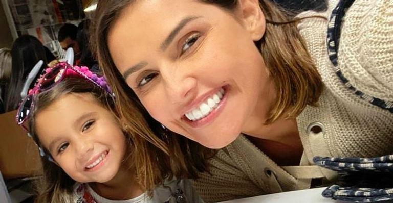Filha de Deborah Secco pede para participar da nova novela, Salve-se Quem Puder
