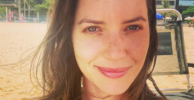 Nathalia Dill compartilha cliques divertidos na cachoeira e diverte os fãs