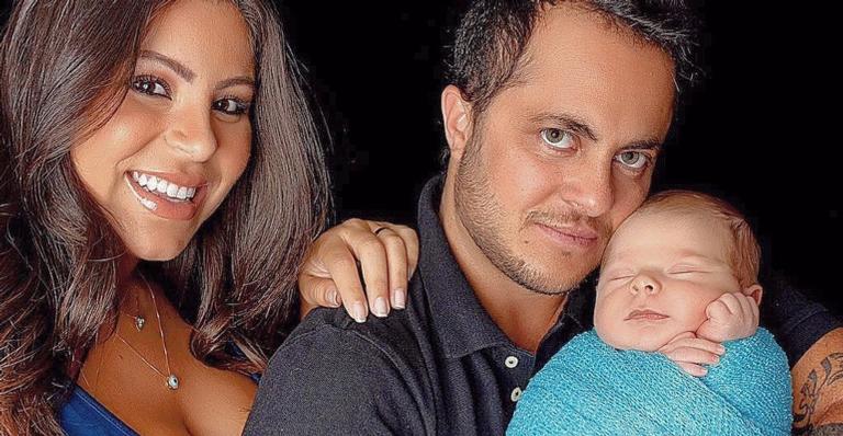 Andressa Ferreira surge agarradinha em Bento em fotos de ensaio lindíssimo: ”Amor sem limites”
