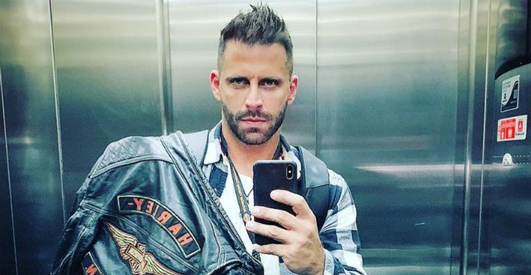 Ao lado de elenco de Malhação, Henri Castelli se diverte no camarim: ”Nosso ritmo é esse!”