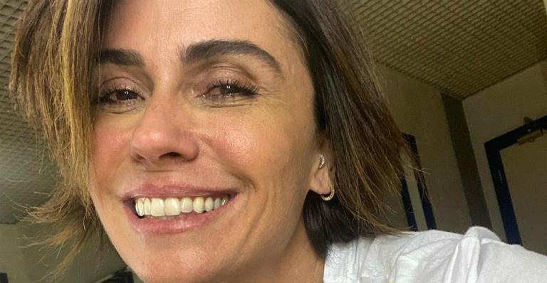 Giovanna Antonelli posa ao lado de Marcos Veras nos bastidores de sua próxima série, Filhas de Eva