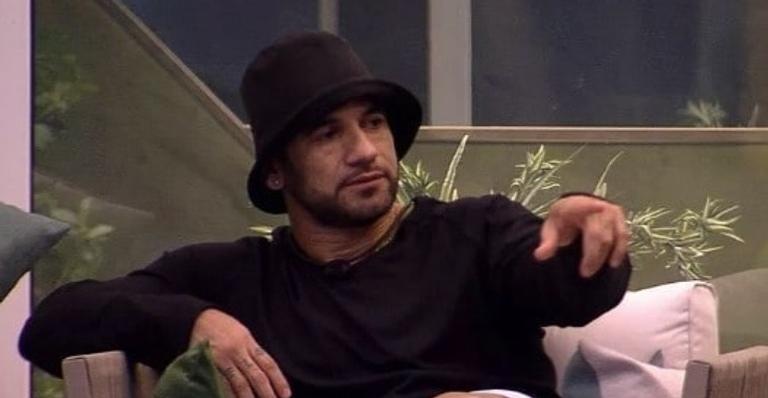 BBB 20: Ao falar sobre suas estratégias, Hadson afirma ter poder de influência sobre as sisters