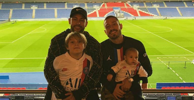 Neymar Jr e Vinicius Martinez aparecem juntos com Davi Lucca e Valentin e web dispara: ‘Maturidade’