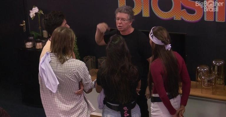 BBB 20: Pela primeira vez, Boninho vai à Casa de Vidro e aconselha confinados: ”Sejam malandros”