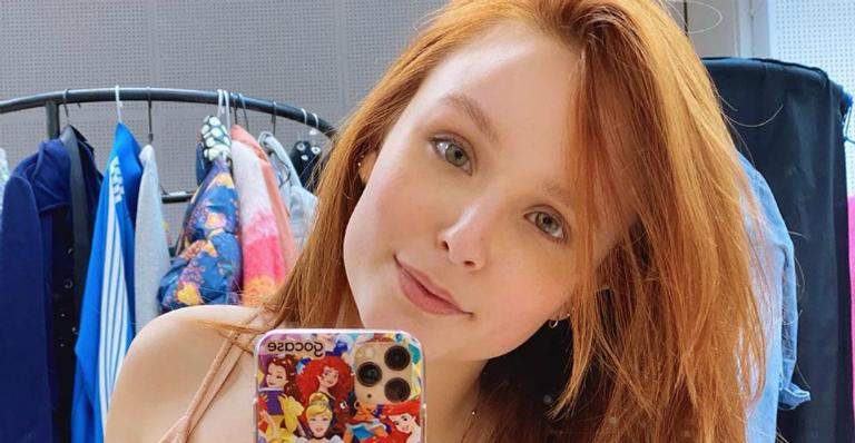 Larissa Manoela aposta em maquiagem diferentona e fãs elogiam: ”Arrasou”