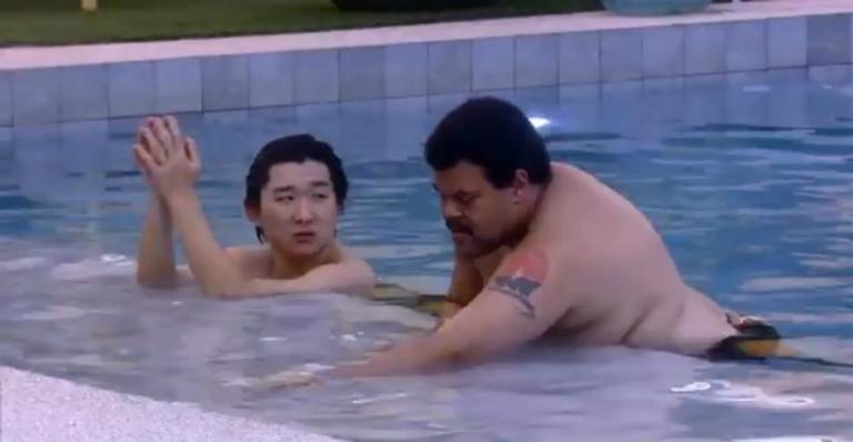 BBB 20: Babu e Pyong recriam choque para atender o Big Fone e divertem internautas