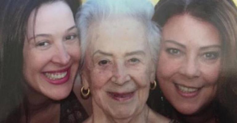 Claudia Raia parabeniza irmã com bela homenagem: ”Anjo da guarda”