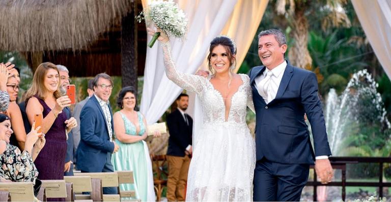 Paixão sólida e intensa de Tom Veiga e sua Cybelle