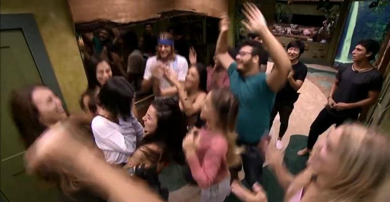 BBB20: Ivy conta para Manu Gavassi que Igor aceitou o seu pedido de namoro