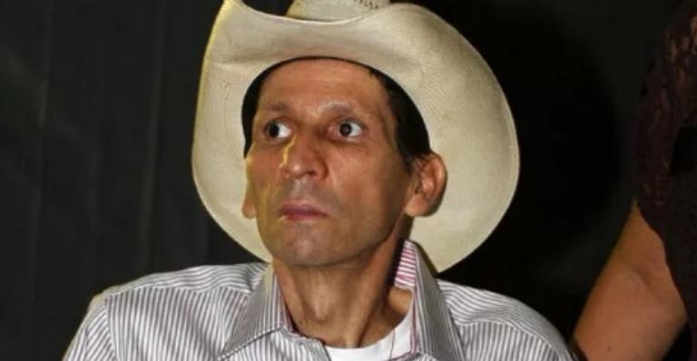 Familiares e amigos se despedem de Asa Branca