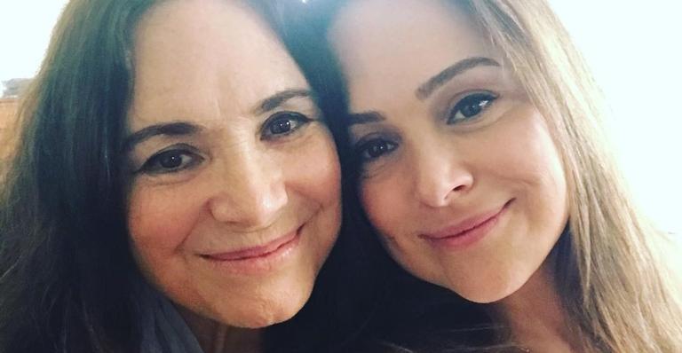 Regina Duarte completa 73 anos e ganha homenagem fofa de aniversário da filha: ”Eu amo você!”