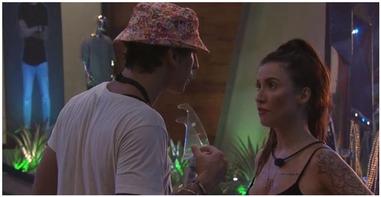 BBB20: Bianca discute com Felipe: ”O que você fez ofende, não faz ideia”