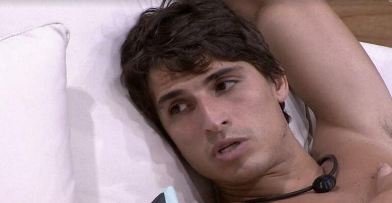 BBB 20: Felipe diz que ‘Big Fone’ será armadilha e afirma ”querem tirar com a nossa cara!”