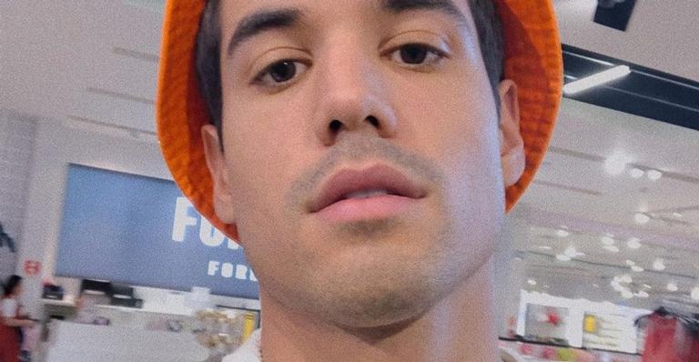 Bruno Gadiol, de Malhação, publica foto com declaração fofa para o namorado: ”Te amo”