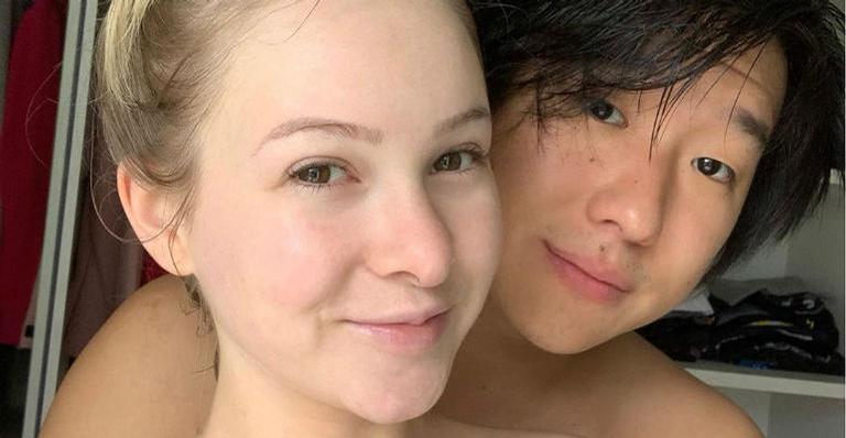 Após polêmica, mulher de Pyong desabafa: ”Focada no nascimento do meu filho”