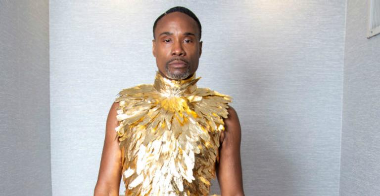 Ousando mais uma vez, Billy Porter aparece deslumbrante no tapete vermelho do Oscar 2020