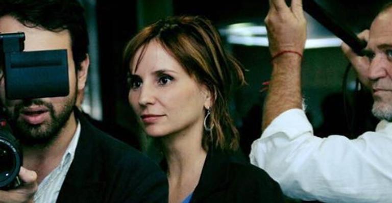 Diretora brasileira Petra Costa se arruma para o Oscar 2020