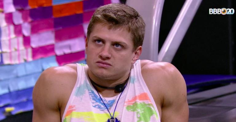 BBB 20: Lucas afirma que recebeu propostas para ser garoto de programa e surpreende brothers