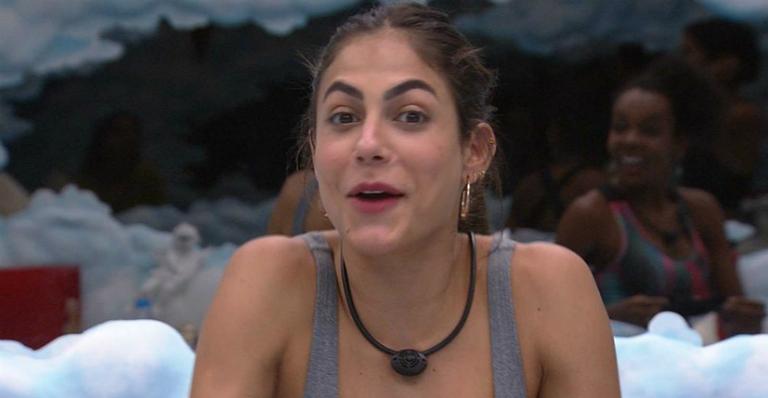 BBB20: Sisters conversam sobre comportamento dos brothers e Mari brinca: ”Eu estou uma fofoqueira”