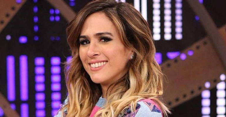 Tatá Werneck rebate internauta que criticou seu corpo: ”Tenho direito de ter uma barriga imensa”