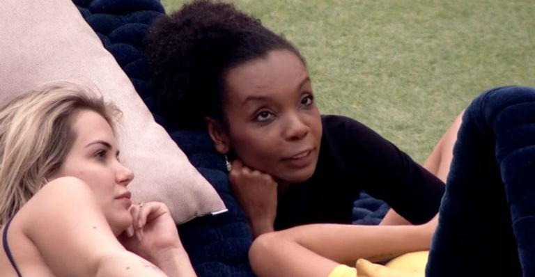 BBB20: Thelma fala sobre Guilherme: ”Não quer se comprometer com ninguém”