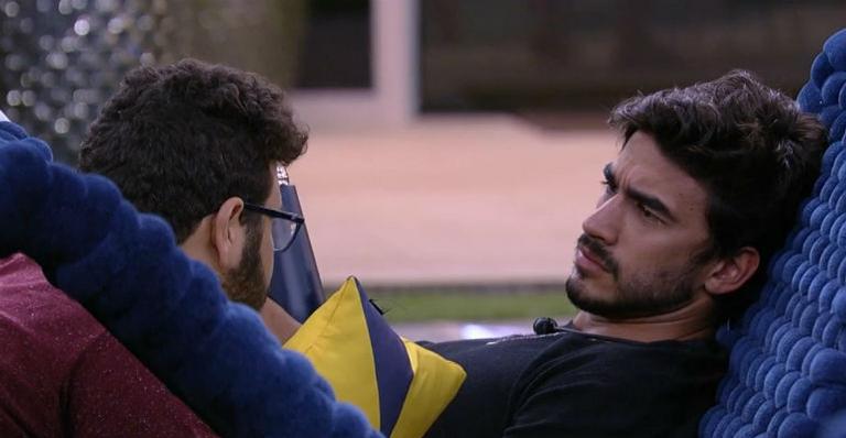 BBB20: Victor Hugo conta a Guilherme que Flay acha que aproximação com Bianca é por interesse