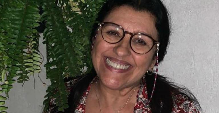 Regina Casé visita gruta de Nossa Senhora de Lourdes: ”Agradecer de joelhos”