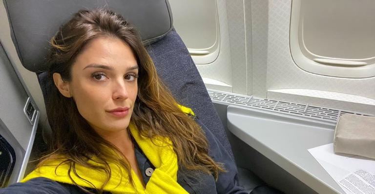 Rafa Brites surge fazendo yoga e reflete sobre maternidade: ”Exige demais”