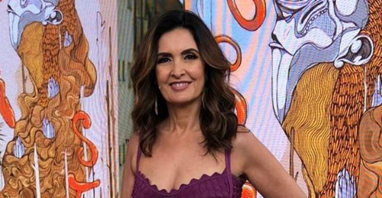 Fátima Bernardes relembra último Carnaval e fãs elogiam: ”Gata”