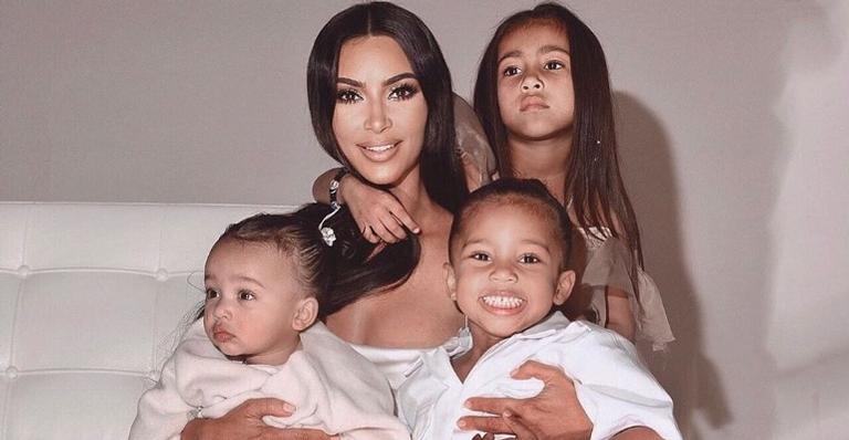 Kim Kardashian impressiona internautas ao mostrar o quarto de brinquedos dos seus filhos
