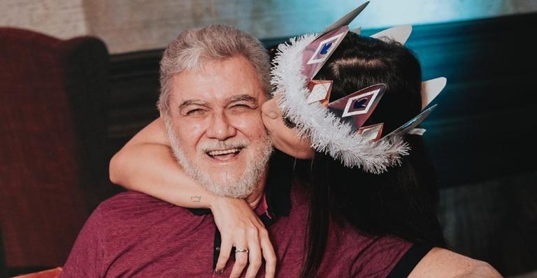 Mari Palma faz relato sobre o seu pai após perda da visão: ”É assim há mais de 20 anos”